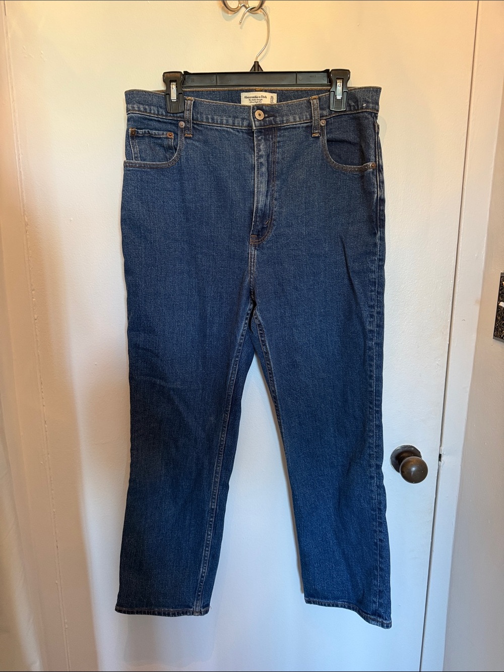 Abercrombie & Fitch - ankle straight ultra high rise